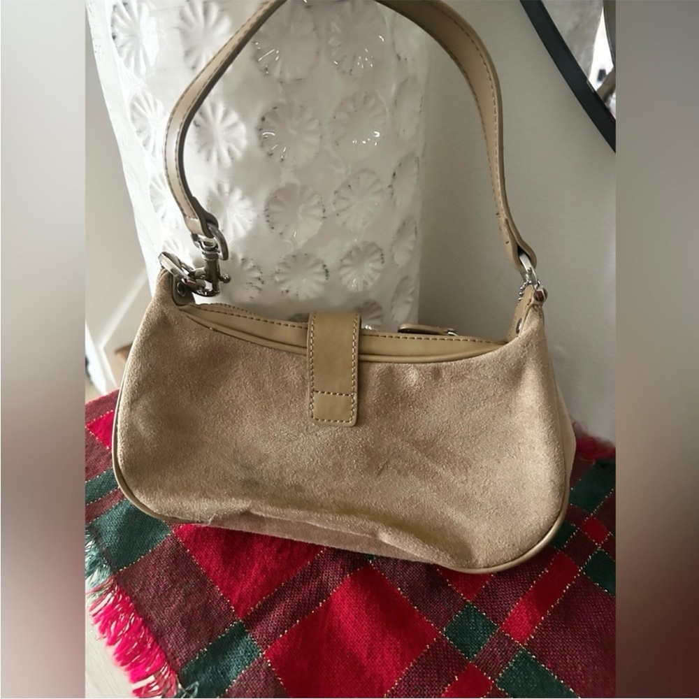 Y2K Aeropostale Tan Shoulder Bag Silver Accents Pink Heart Keychain Detail - Picture 2 of 6